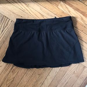 LULULEMON PACE AND RIVAL SKIRT *SHORT*